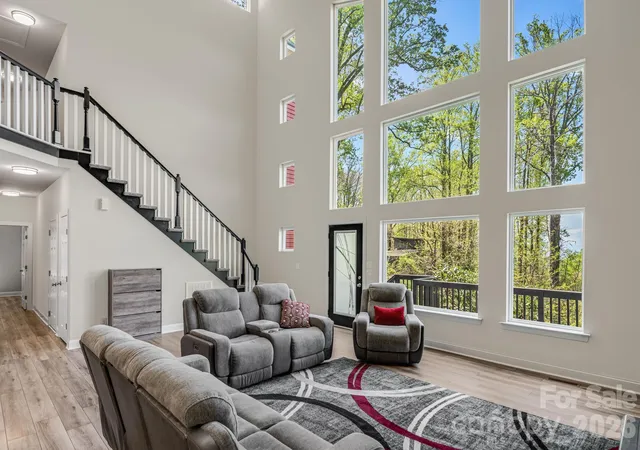 Photo 4 of Single family home for sale at 35 Chesten Mountain Dr, Asheville, NC 28803 | MLS# 4370920 | Listing updated on 2026-09-23