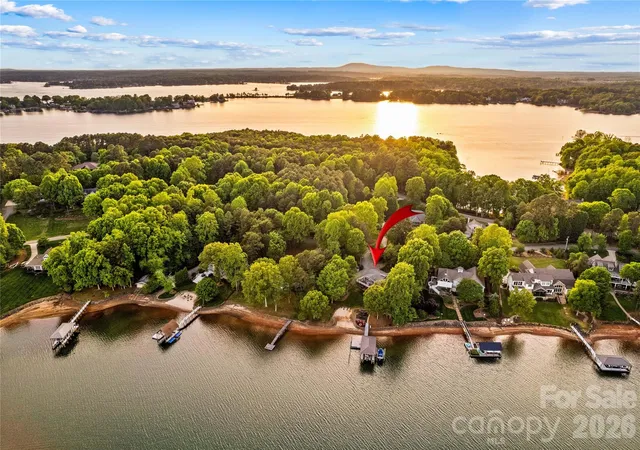 Photo 3 of Single family home for sale at 785 Kemp Rd, Mooresville, NC 28117 | MLS# 4370941 | Listing updated on 2026-09-23