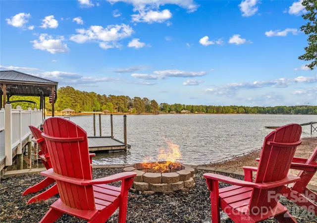 Photo 4 of Single family home for sale at 785 Kemp Rd, Mooresville, NC 28117 | MLS# 4370941 | Listing updated on 2026-09-23