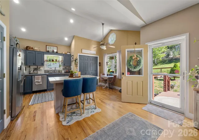 Photo 2 of Single family home for sale at 40 Whipoorwill Way, Waynesville, NC 28786 | MLS# 4370963 | Listing updated on 2026-10-12