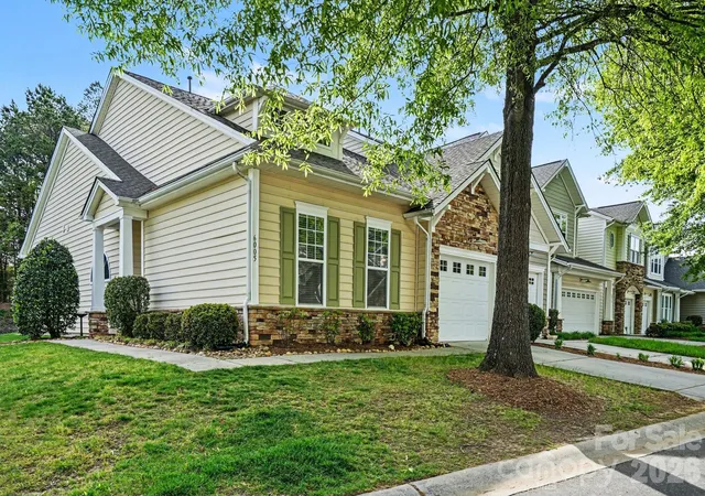 4th image of 6005 Pale Moss Ln, Charlotte, NC 28269 | MLS# 4370980