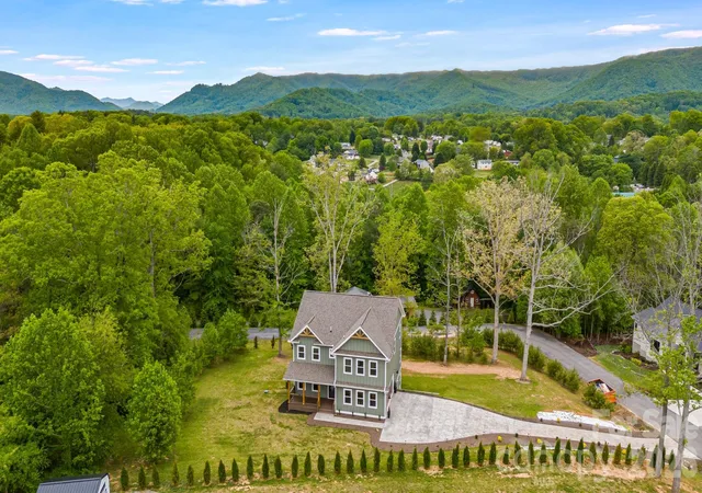 2nd image of 17 Baxter Woods Ln, Candler, NC 28715 | MLS# 4370990