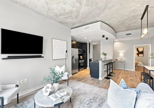 Photo 3 of Condo for sale at 210 N Church St #1807, Charlotte, NC 28202 | MLS# 4371008 | Listing updated on 2026-10-01