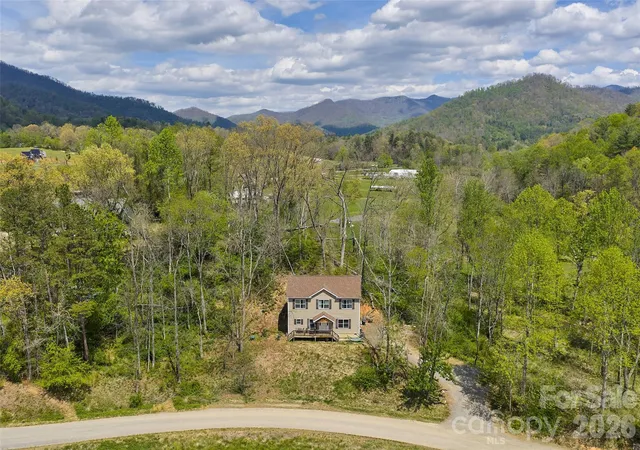 Photo 3 of Single family home for sale at 26 Brigman Rd, Weaverville, NC 28787 | MLS# 4371036 | Listing updated on 2026-04-18