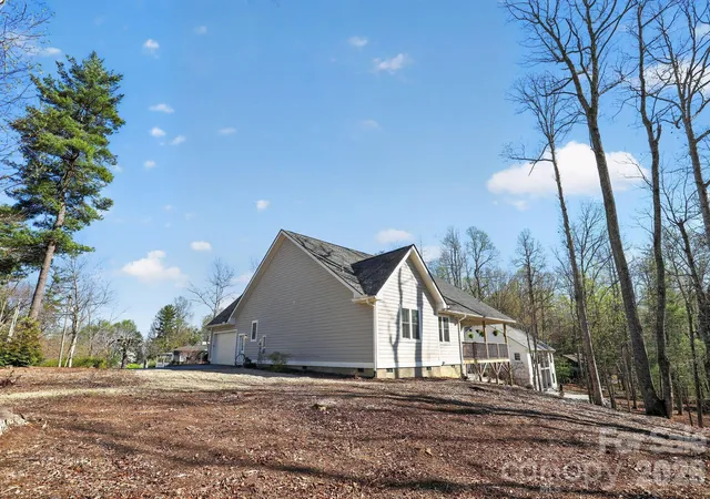 4th image of 3757 Laurel Park Hwy, Hendersonville, NC 28739 | MLS# 4371092