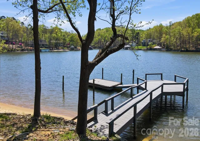 Homes for sale in Charlotte, NC | 15609 Chatfield Dr, Charlotte, NC 28278 | MLS# 4371111