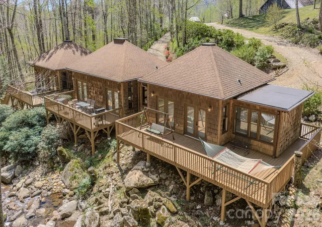 Homes for sale in Bakersville, NC | 426 Cook Town Rd, Bakersville, NC 28705 | MLS# 4371118