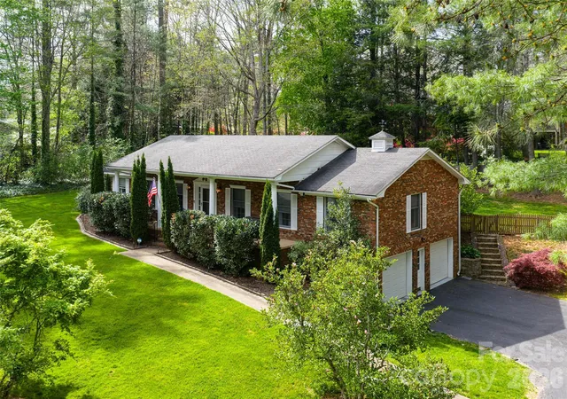 2nd image of 117 Brandon Rd, Hendersonville, NC 28739 | MLS# 4371126