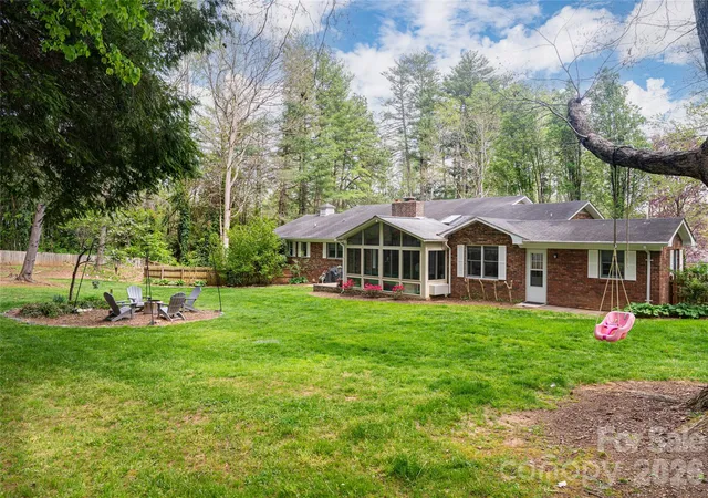 Photo 2 of Single family home for sale at 117 Brandon Rd, Hendersonville, NC 28739 | MLS# 4371126 | Listing updated on 2026-10-01