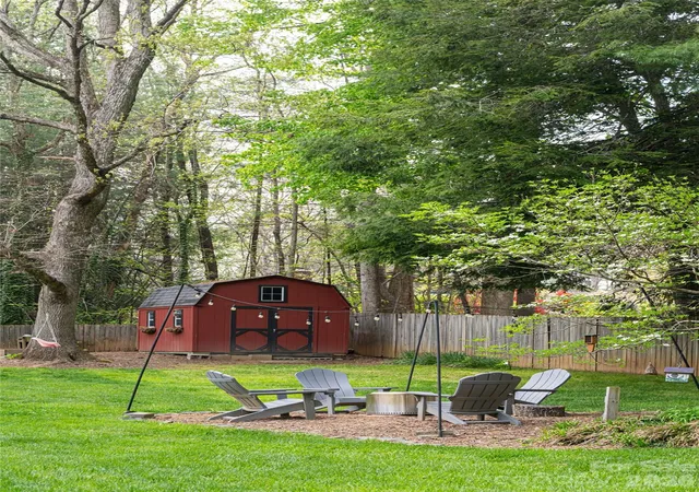 Photo 3 of Single family home for sale at 117 Brandon Rd, Hendersonville, NC 28739 | MLS# 4371126 | Listing updated on 2026-10-01