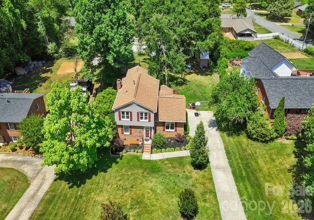 Photo 3 of Sale Pending at 3306 Tamworth Ln, Gastonia, NC 28052 | MLS# 4371153 | Listing updated on 2026-09-26