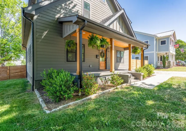 2nd image of 3501 Warp St, Charlotte, NC 28205 | MLS# 4371238