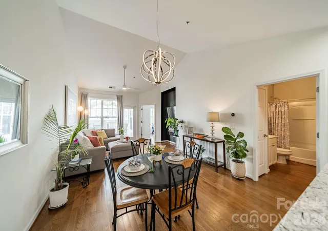 Listing Photo 5 - Condo for sale in building located at 18736 Nautical Dr, Cornelius, NC 28031 - Unit #305