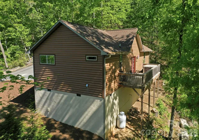 Photo 3 of Single family home for sale at 131 Pier Point Dr, Lake Lure, NC 28746 | MLS# 4371285 | Listing updated on 2026-09-13