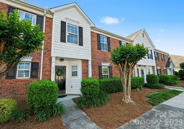 Homes for sale in Fort Mill, SC | 971 Heritage Pkwy, Fort Mill, SC 29715 | MLS# 4371361