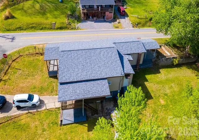 Photo 4 of Single family home for sale at 281 Glenwood Dr, Marion, NC 28752 | MLS# 4371362 | Listing updated on 2026-04-19