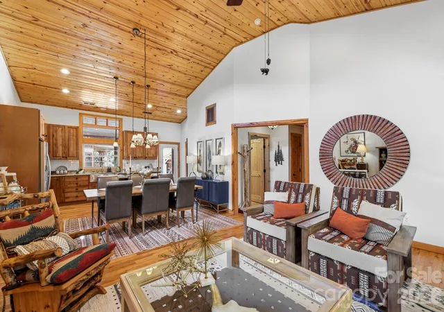 Photo 4 of Single family home for sale at 107 5th Street, Black Mountain, NC 28711 | MLS# 4371363 | Listing updated on 2026-08-29