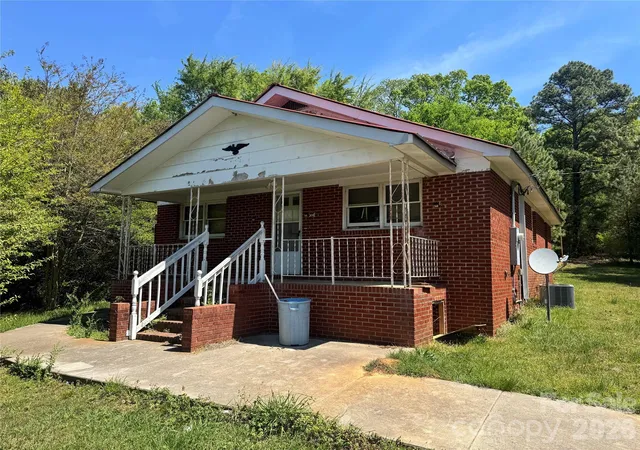 Single family home for sale at 101 Ledbetter Rd, Polkton, NC 28135 | MLS# 4371385