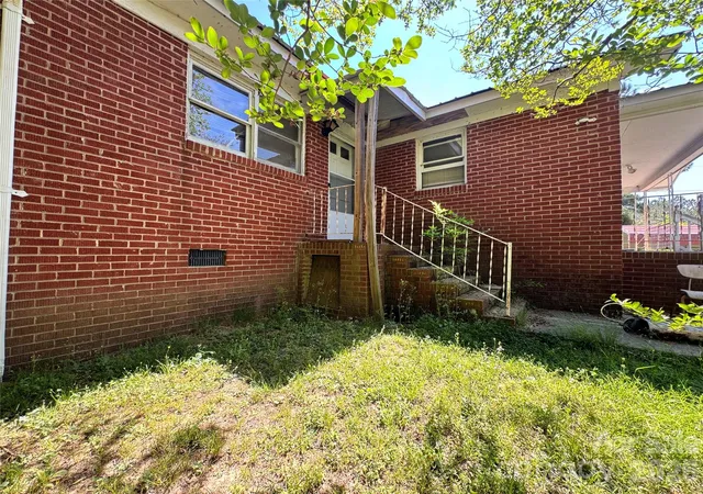Photo 2 of Single family home for sale at 101 Ledbetter Rd, Polkton, NC 28135 | MLS# 4371385 | Listing updated on 2026-10-02
