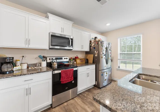 4th image of 2859 Sherrills Stream Dr, Sherrills Ford, NC 28673 | MLS# 4371397