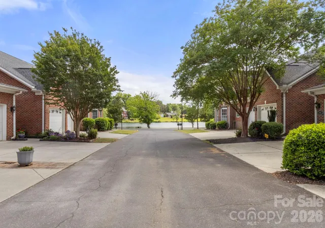 Homes for sale in Fort Mill, SC | 705 Congressional Ln, Fort Mill, SC 29708 | MLS# 4371398