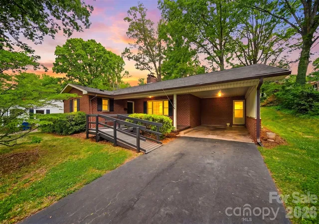 1st image of 105 Ann St, Morganton, NC 28655 | MLS# 4371438