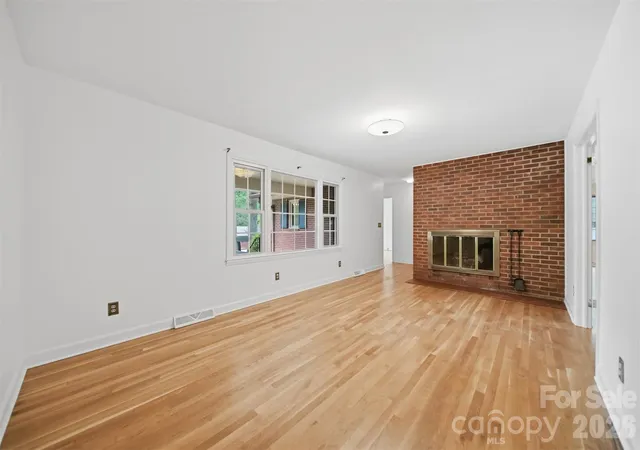 2nd image of 105 Ann St, Morganton, NC 28655 | MLS# 4371438