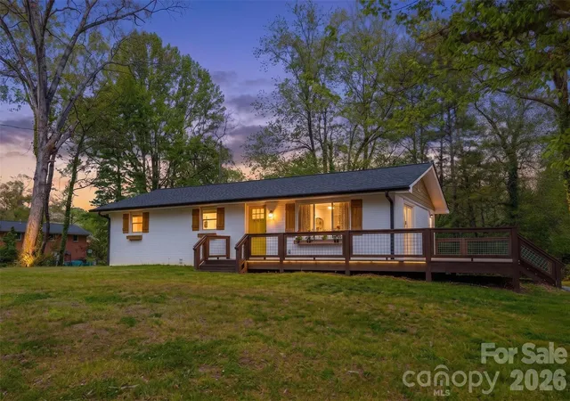 Homes for sale in Etowah, NC | 111 Sunset Hill Dr, Etowah, NC 28729 | MLS# 4371450