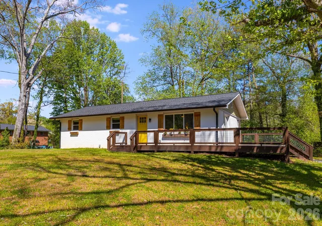 Homes for sale in Etowah, NC | 111 Sunset Hill Dr, Etowah, NC 28729 | MLS# 4371450