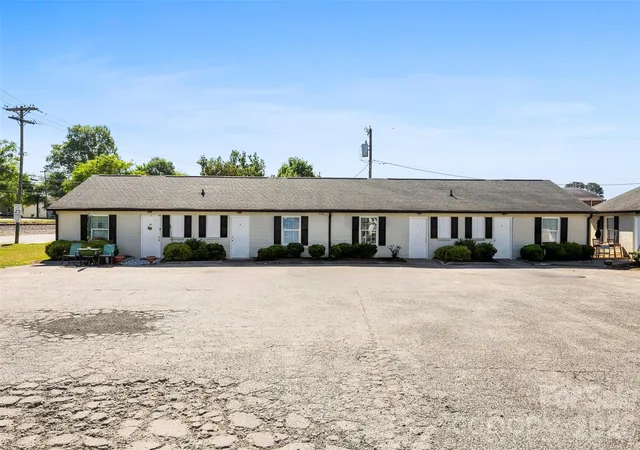 3rd image of 1655 Webb St, Gastonia, NC 28052 | MLS# 4371466