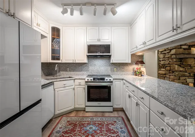 5th image of 7 Cooper Cvs S, Hendersonville, NC 28739 | MLS# 4371497