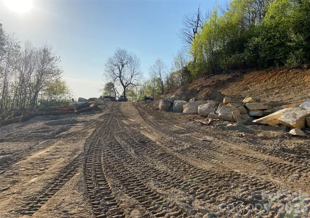 3rd image of 1170 Gabe Laugher Rd, Hendersonville, NC 28792 | MLS# 4371508