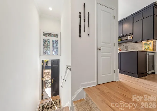 2nd image of 367 W 7th St, Charlotte, NC 28202 | MLS# 4371550