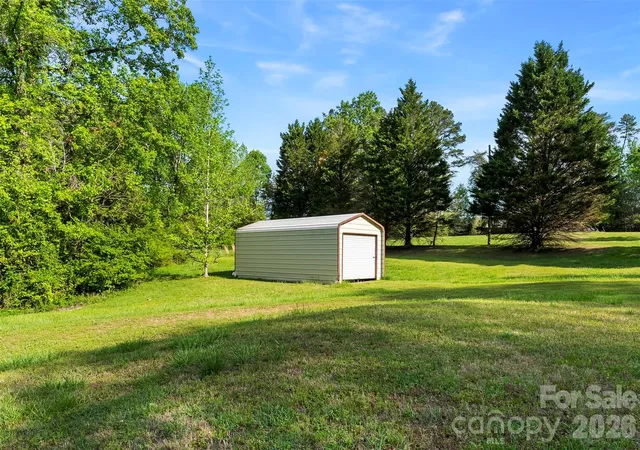 Photo 3 of Single family home for sale at 823 Carson Rd, Gastonia, NC 28052 | MLS# 4371619 | Listing updated on 2026-09-30