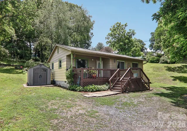 Photo 3 of Single family home for sale at 1 Camby St, Asheville, NC 28801 | MLS# 4371645 | Listing updated on 2026-09-28