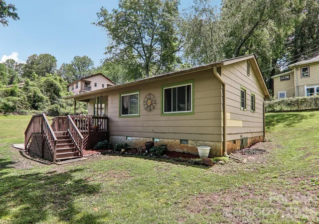 Photo 4 of Single family home for sale at 1 Camby St, Asheville, NC 28801 | MLS# 4371645 | Listing updated on 2026-09-28