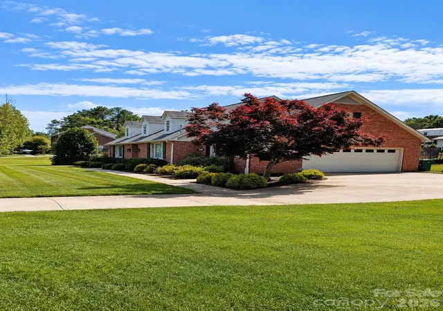 2nd image of 1121 Smith St, Albemarle, NC 28001 | MLS# 4371673