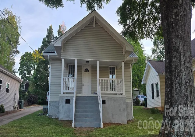 Homes for sale in Newton, NC | 227 W B St, Newton, NC 28658 | MLS# 4371674