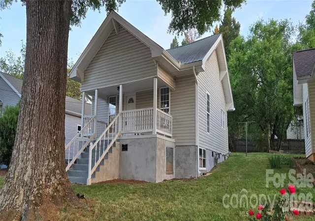 Homes for sale in Newton, NC | 227 W B St, Newton, NC 28658 | MLS# 4371674