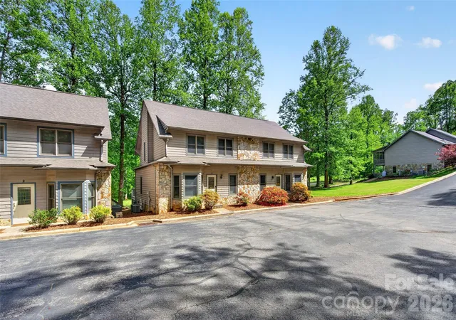 Homes for sale in Marion, NC | 307 Blue Ridge Dr S #4, Marion, NC 28752 | MLS# 4371720