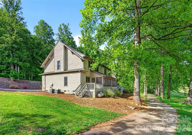 Homes for sale in Marion, NC | 307 Blue Ridge Dr S #4, Marion, NC 28752 | MLS# 4371720