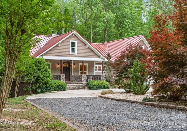 Photo 3 of Single family home for sale at 2599 Highway 557, Clover, SC 29710 | MLS# 4371727 | Listing updated on 2026-10-18