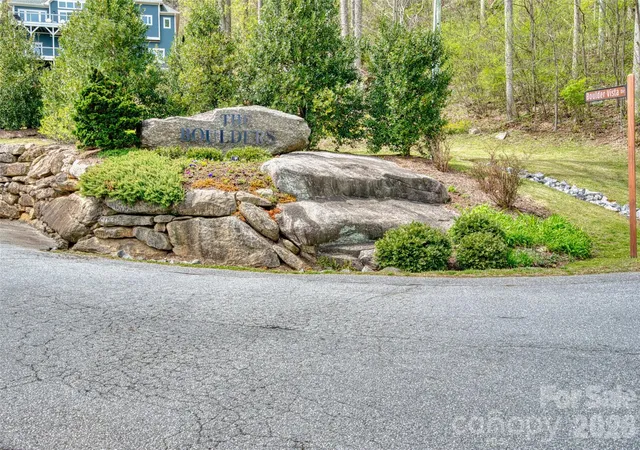 2nd image of R4 Curtain Blf, Hendersonville, NC 28791 | MLS# 4371749