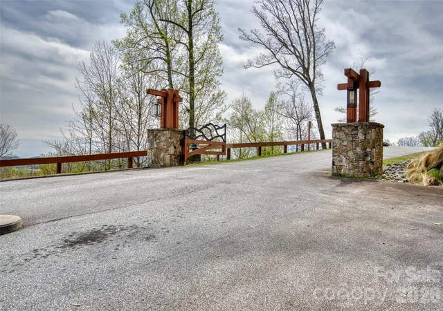 5th image of R4 Curtain Blf, Hendersonville, NC 28791 | MLS# 4371749