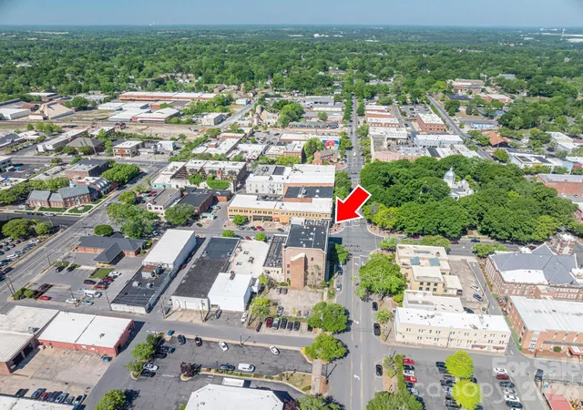 2nd image of 201 S Washington St, Shelby, NC 28150