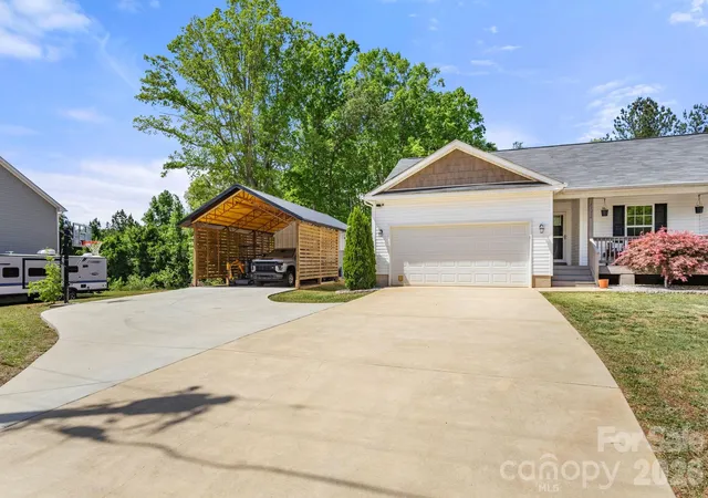 3rd image of 7172 Rolling Hills Dr, Sherrills Ford, NC 28673 | MLS# 4371781