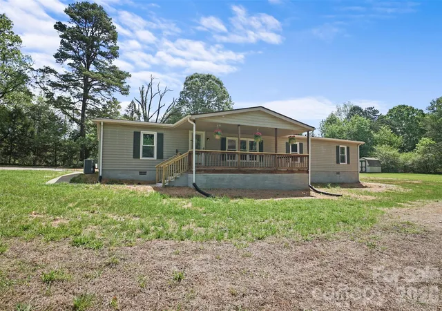 Homes for sale in Iron Station, NC | 1305 Craig Dr, Iron Station, NC 28080 | MLS# 4371787