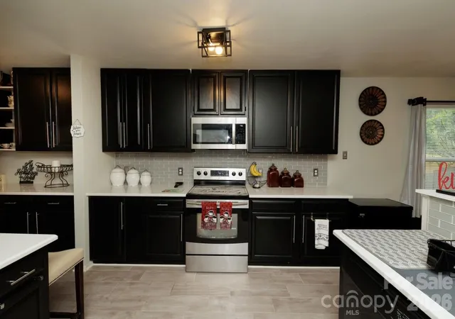 2nd image of 6135 Blue Ash Ln, Charlotte, NC 28215 | MLS# 4371813