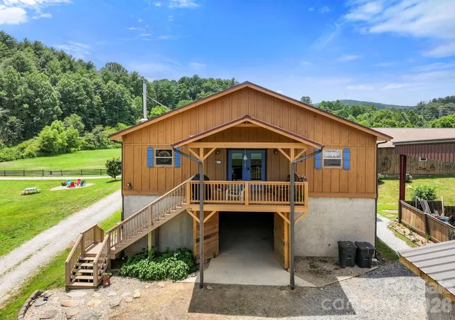 Photo 4 of Sale Pending at 442 Blantyre Church Rd, Horse Shoe, NC 28742 | MLS# 4371830 | Listing updated on 2026-08-28