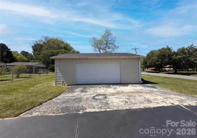 Homes for sale in Salisbury, NC | 101 Forest Meadow Ln, Salisbury, NC 28144 | MLS# 4371832